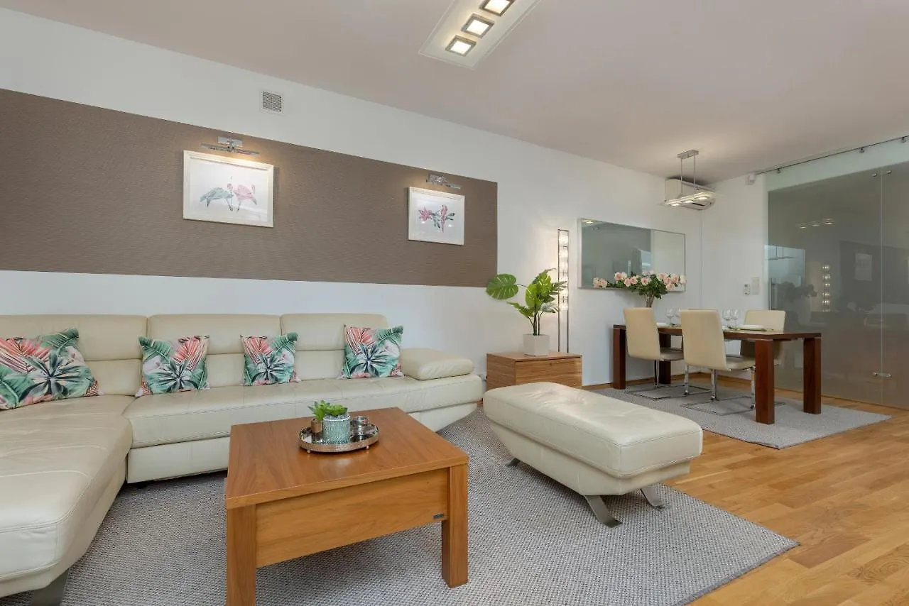 Cosy Apartment With Parking In The City Centre Warszawa By Noclegi Renters 0*, Warsaw Poland