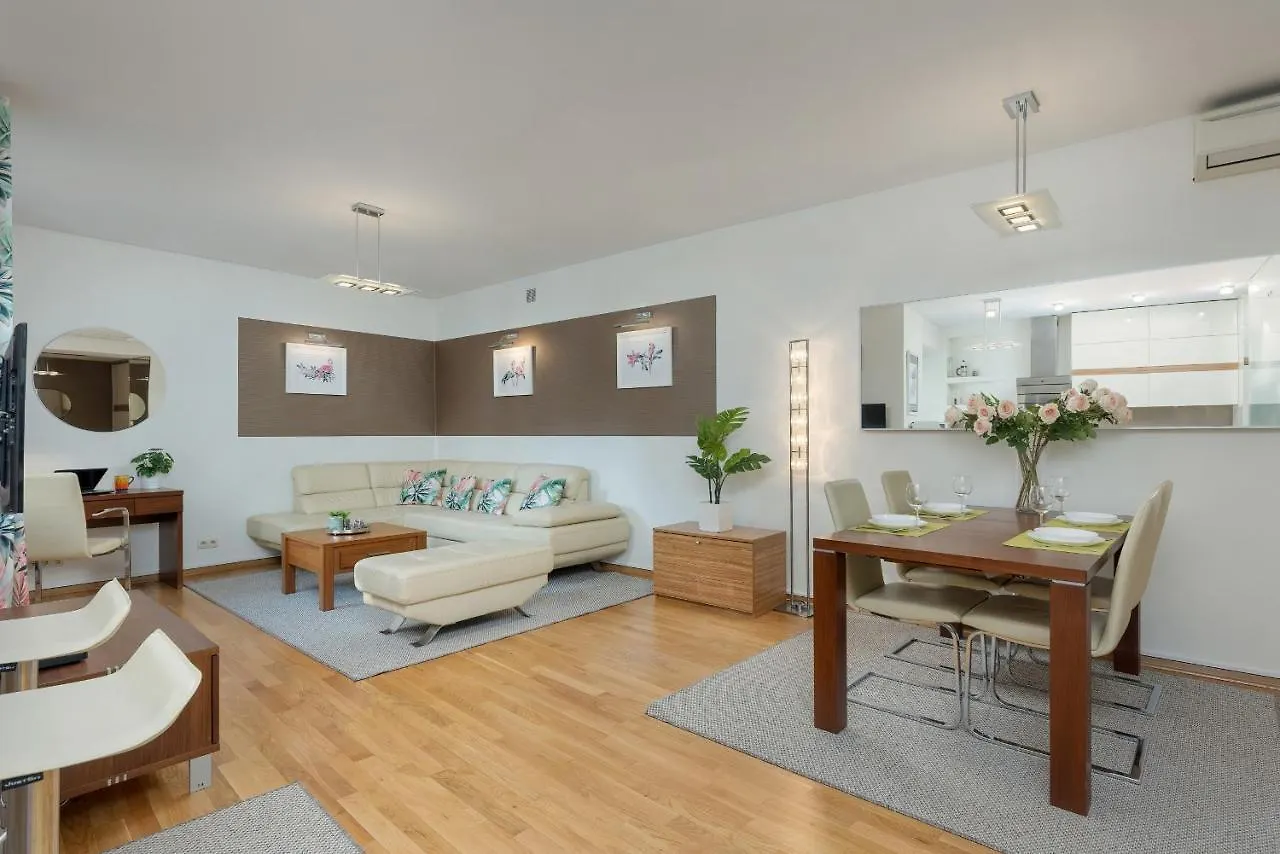 Cosy Apartment With Parking In The City Centre Warszawa By Noclegi Renters location