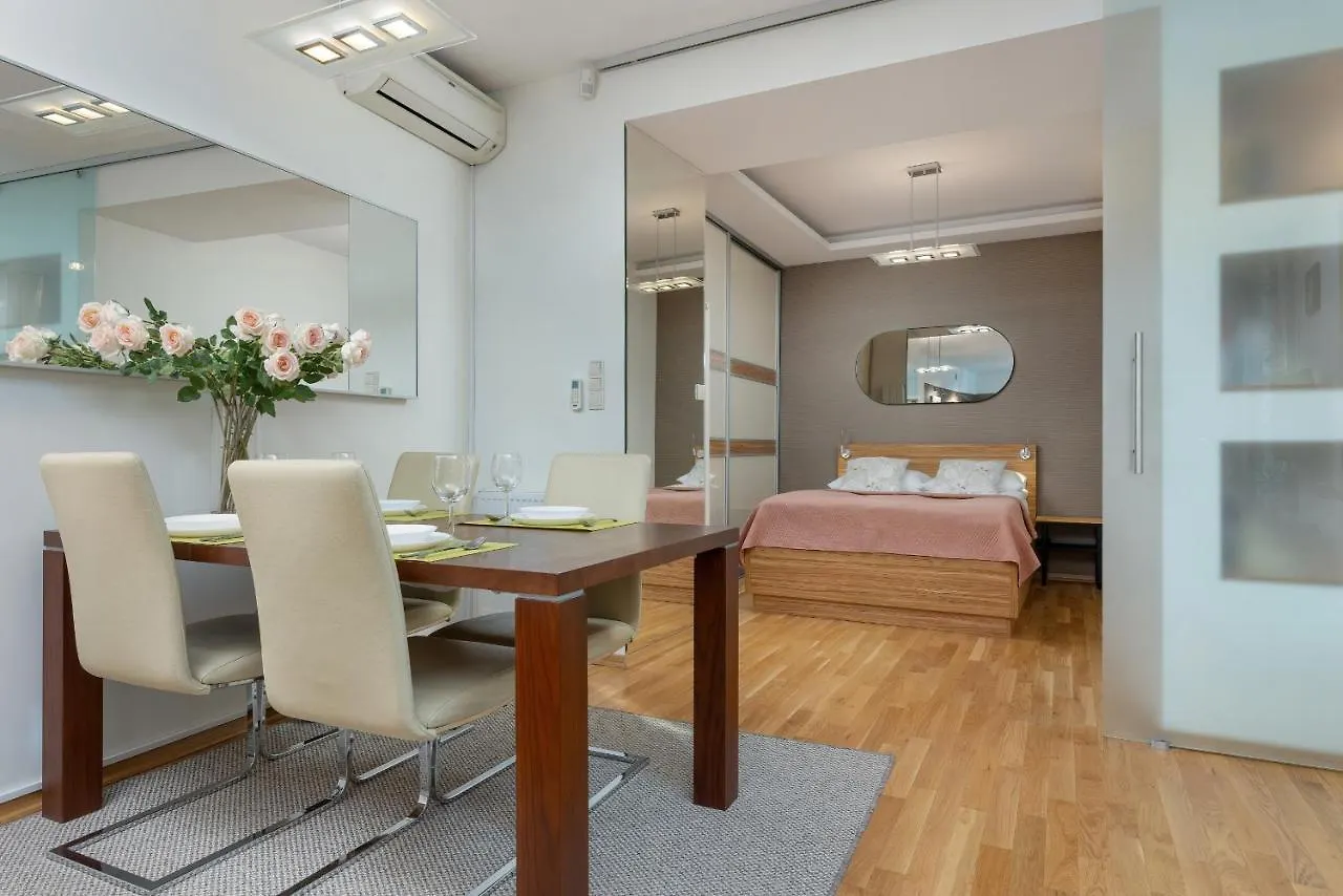 Cosy Apartment With Parking In The City Centre Warszawa By Noclegi Renters Poland