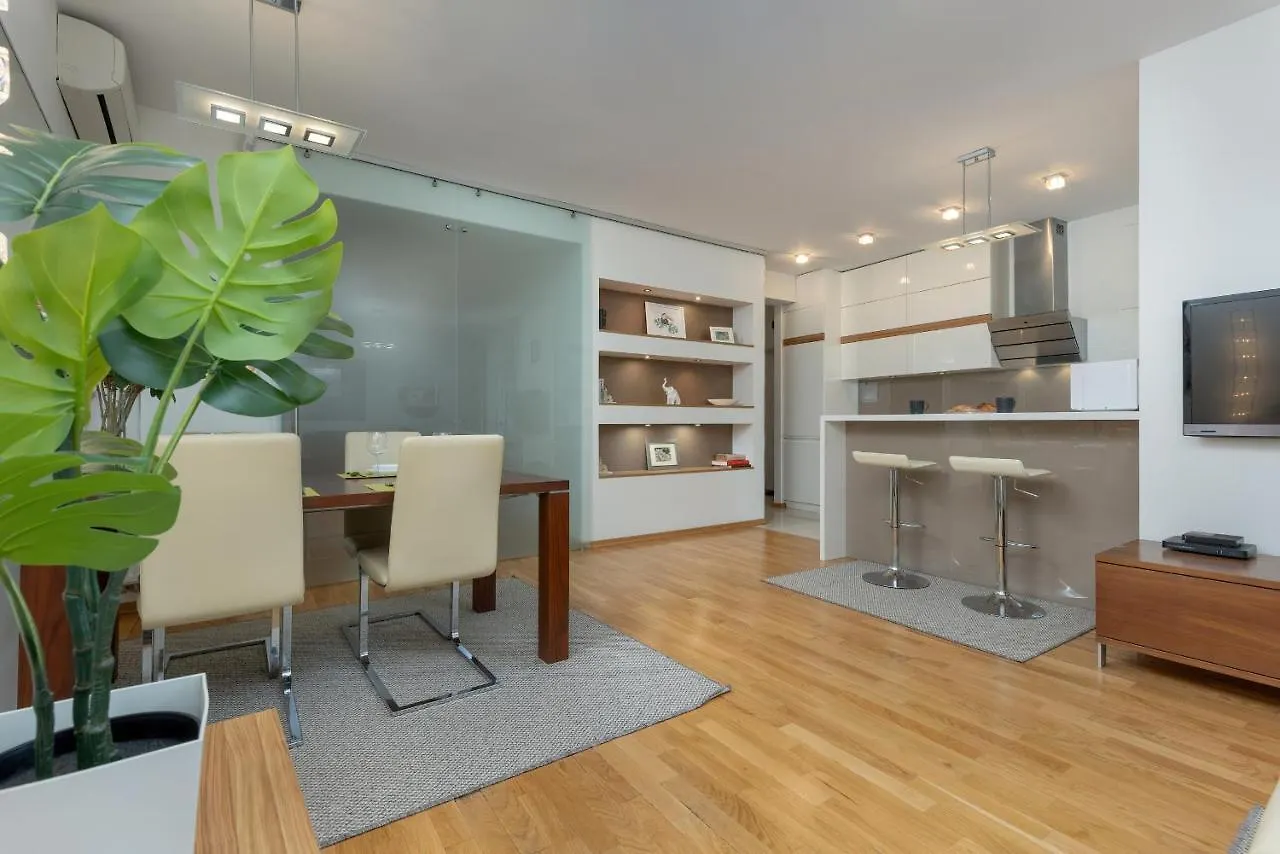 Cosy Apartment With Parking In The City Centre Warszawa By Noclegi Renters  Warsaw