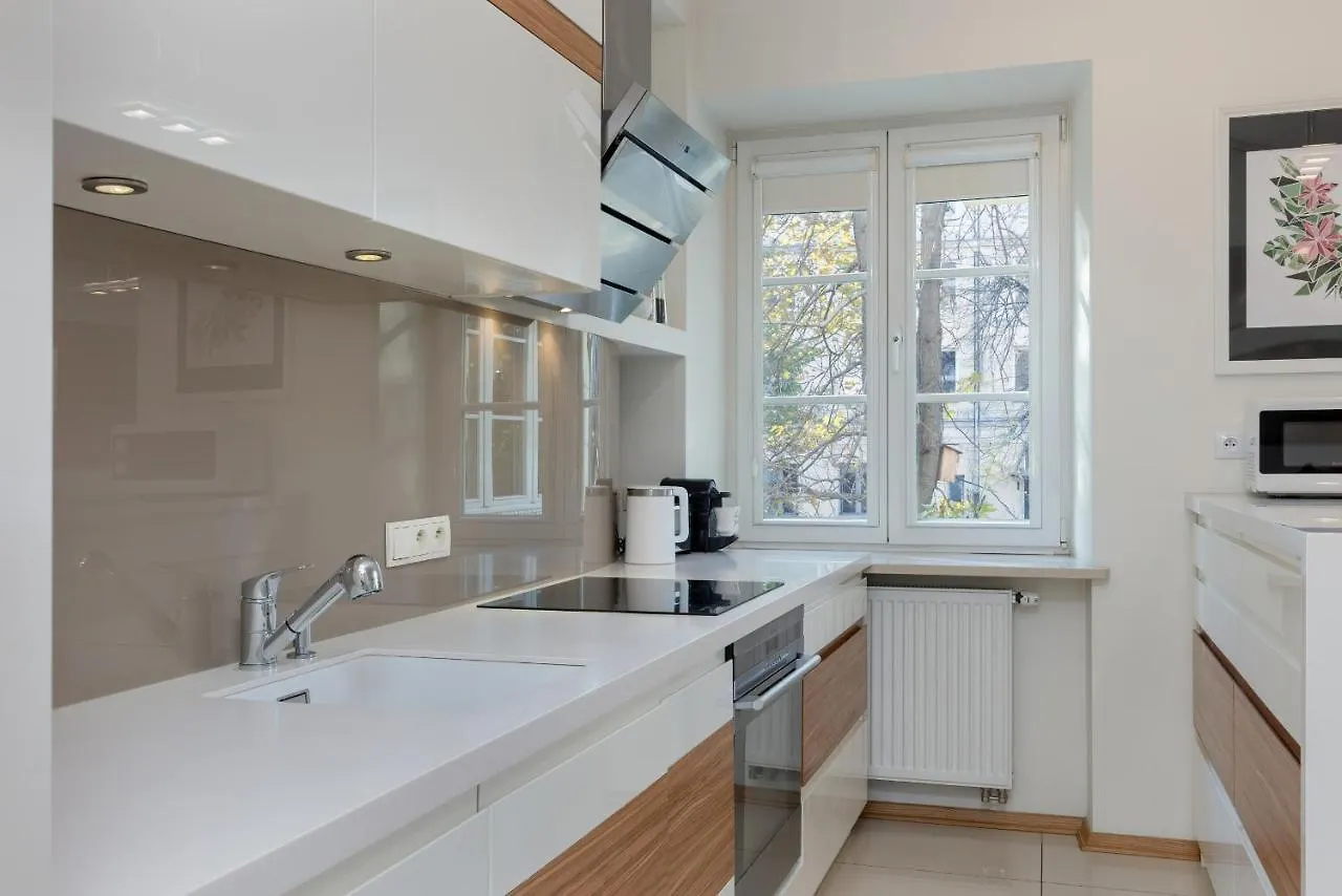 Cosy Apartment With Parking In The City Centre Warszawa By Noclegi Renters Poland