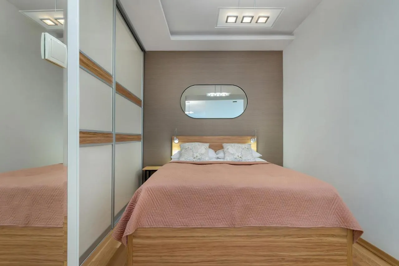 Cosy Apartment With Parking In The City Centre Warszawa By Noclegi Renters Poland